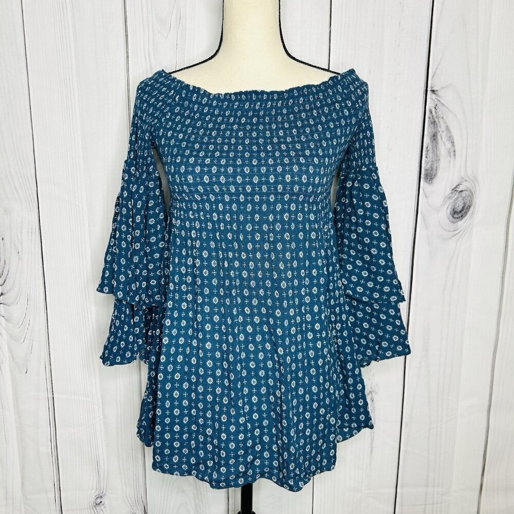 ILLA ILLA Blue Floral Off the Shoulder Size S Top Blouse Flutter Sleeve